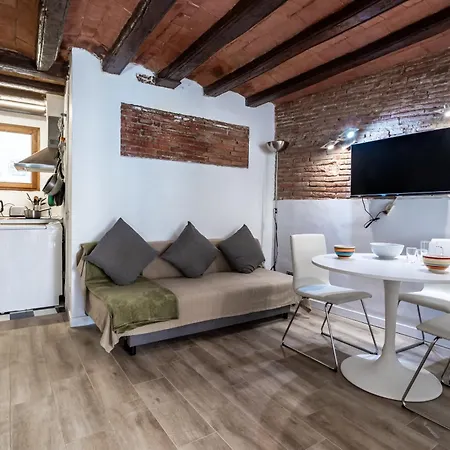 Apartamento La Boqueria 4 Apartment *